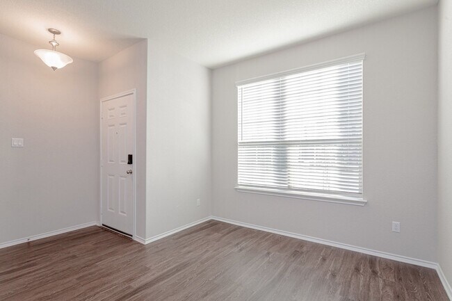 Building Photo - 632 Reinhardt Blvd