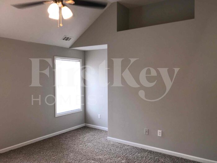 Building Photo - 7114 Ravenwood Ln