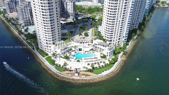Building Photo - 848 Brickell Key Dr