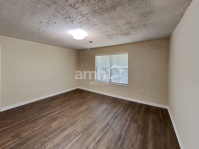 Building Photo - 4758 Jamerson Forest Cir