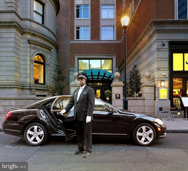 Building Photo - 130 S 18th St