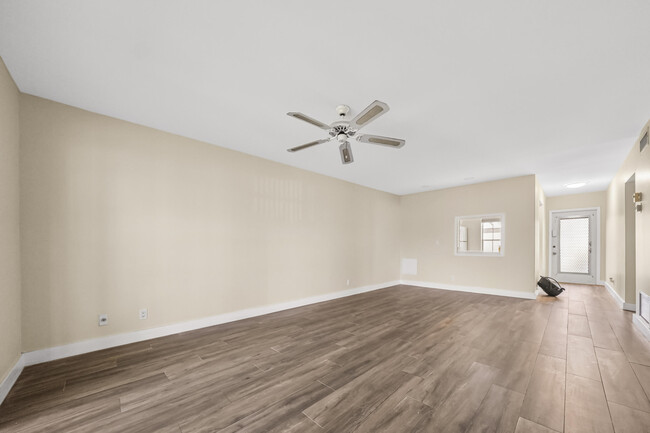 Building Photo - 270 Cape Cod Cir