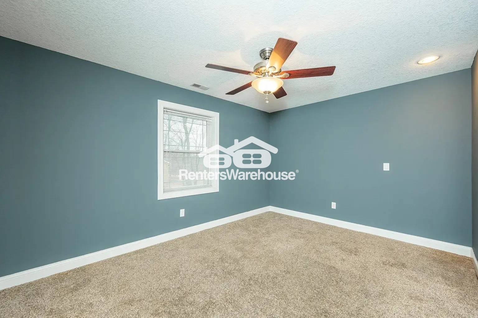 Building Photo - 4070 NE Alice's Rd