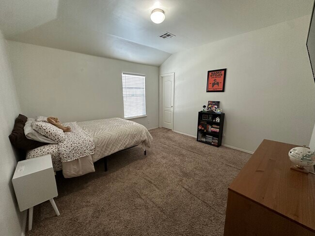 Building Photo - 6141 Courtyards Ct