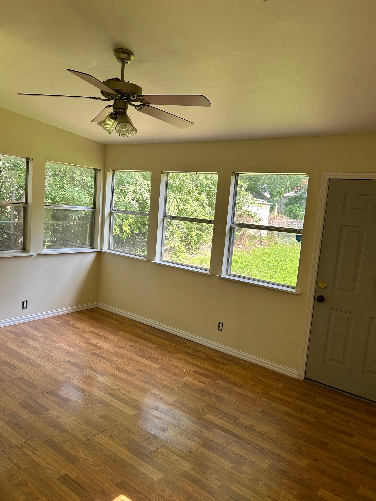 Building Photo - 2532 W Easton Pl