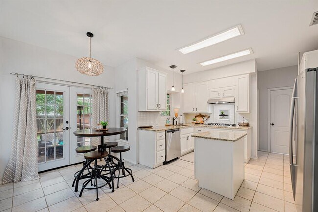 Building Photo - 1503 Warren Cove