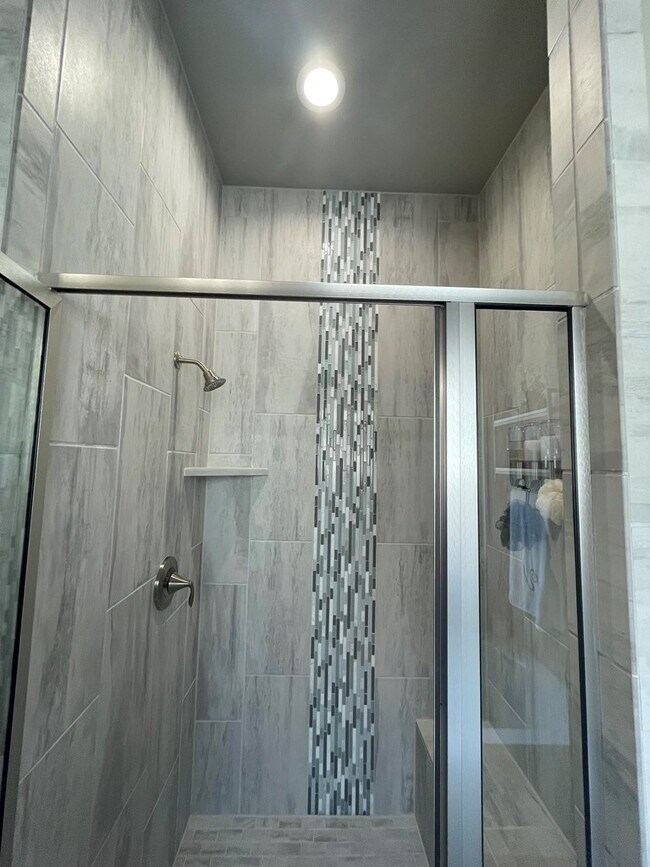 Building Photo - 11 Los Campos Dr