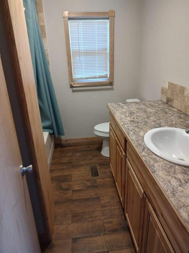 Building Photo - 1503 Osborne St