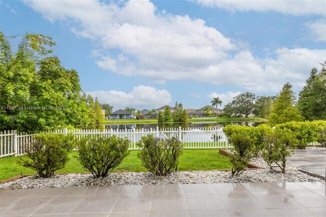 Building Photo - 1631 Open Field Loop