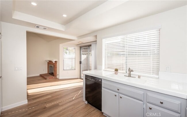 Building Photo - 49 Summerstone