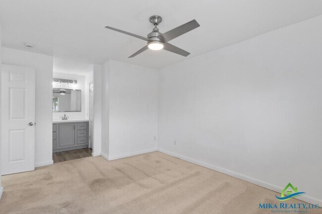 Building Photo - 94-510 Lumiaina St #J101