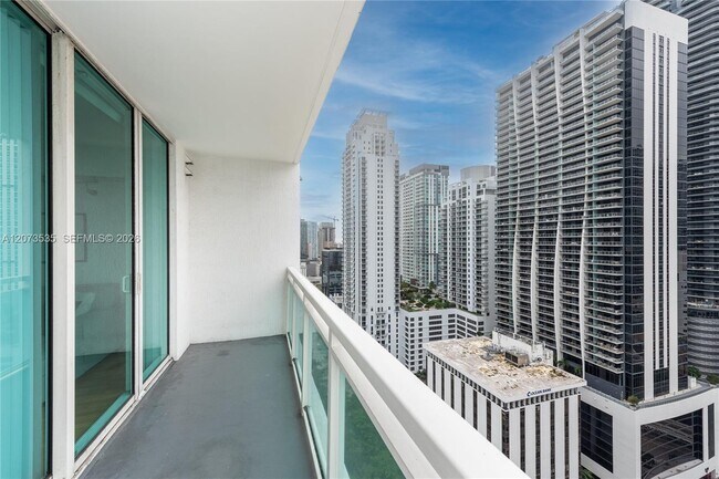 Building Photo - 951 Brickell Ave