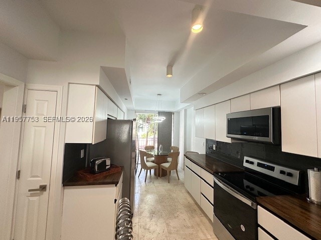 Building Photo - 3900 Island B-303 Is
