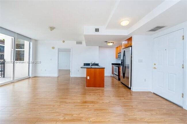 Building Photo - 4100 Salzedo St