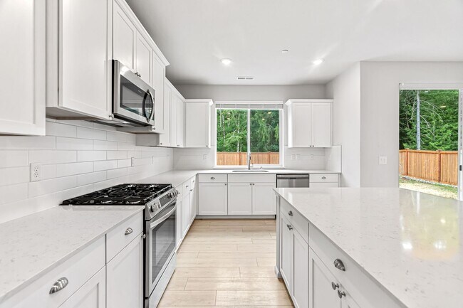 Building Photo - Two-Story Home in Soundview Estates