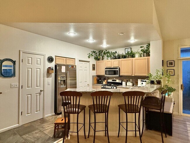 Building Photo - 4774 Cedarhill Ln