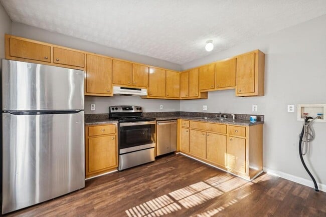 Building Photo - 216 Winters St