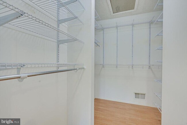 Building Photo - 268 Kempsey Dr