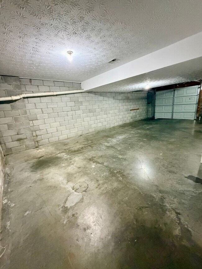 Building Photo - 137-155 Spring Run Road-139 Spring Run Road