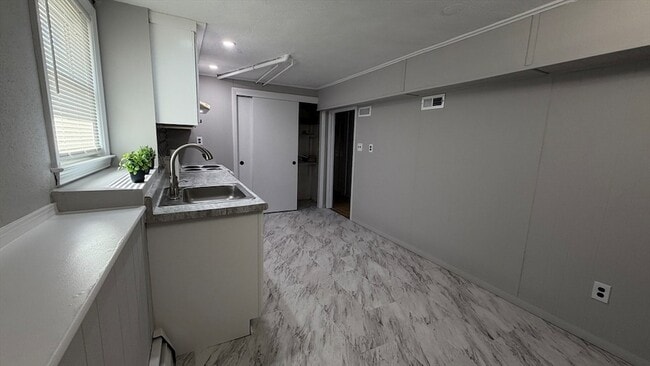 Building Photo - 23 Orchard Ave