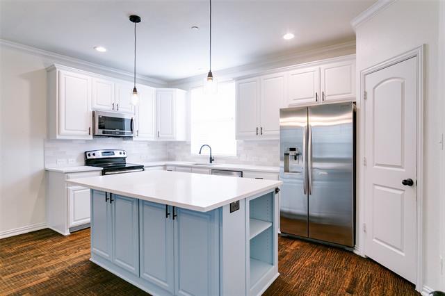 Building Photo - 2500 Rockbrook Dr