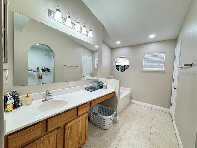 Building Photo - 220 Milford St