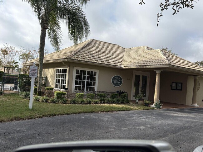 Building Photo - three bedroom, two bath home in the Countr...