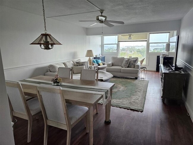 Building Photo - 33 S Gulfstream Ave