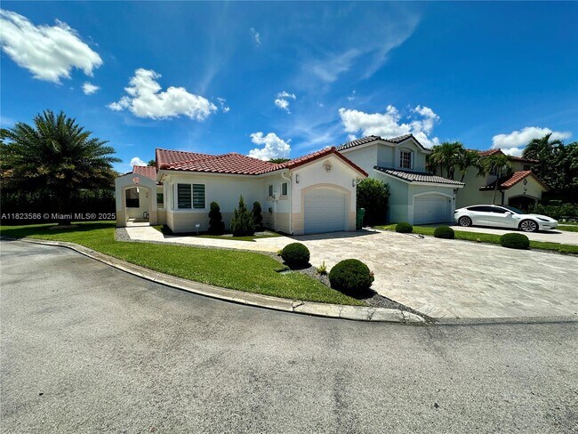 Building Photo - 5020 SW 154th Ave