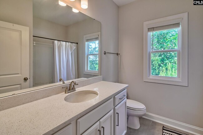 Building Photo - 558 Mahonia Rd
