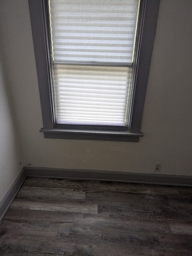 Building Photo - 3063 W 48th St