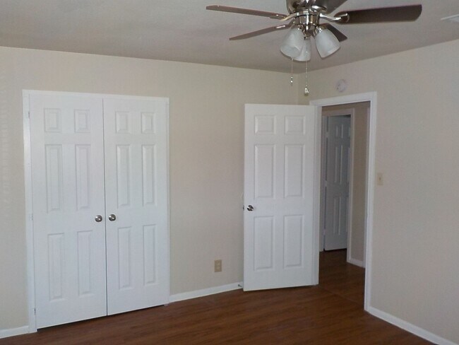 Building Photo - Domingo Properties2 (2708 Parker Ln)