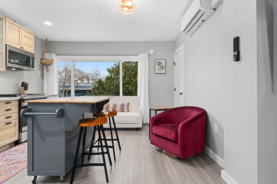 Building Photo - 2644 33rd St