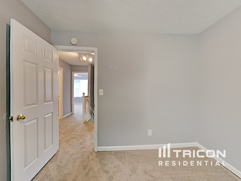 Building Photo - 2996 Aberdeen Way