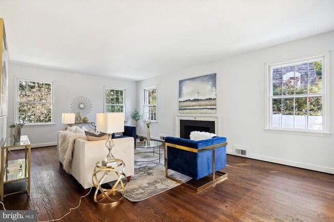 Building Photo - 5508 Dorset Ave