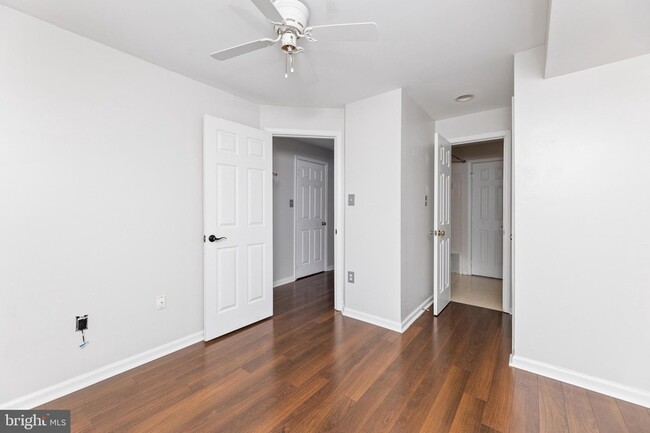 Building Photo - 3343 Cape May Ct