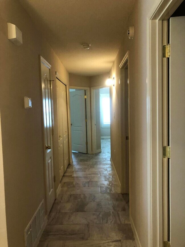 Building Photo - 6216 Lovebird Ln
