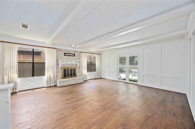 Building Photo - 1711 Woodland Springs St