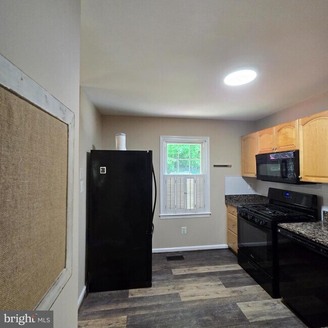 Building Photo - 5676 Kirkham Ct