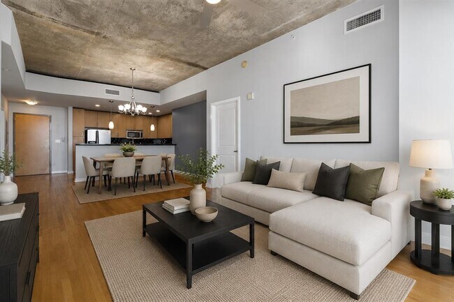 Building Photo - 360 Nueces St