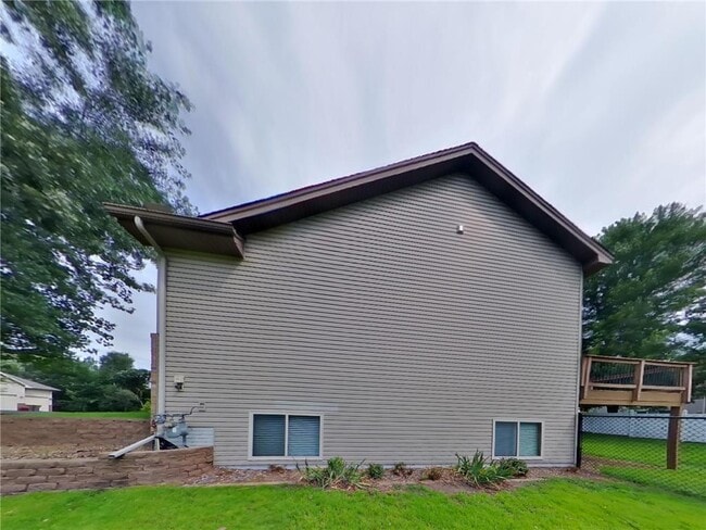 Building Photo - 15811 Yellow Pine St NW