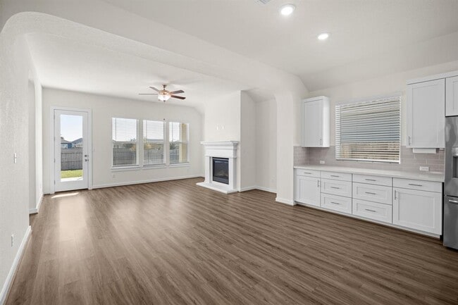 Building Photo - 119 James Rose Ln