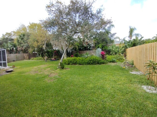 Building Photo - 5772 White Acres Ln