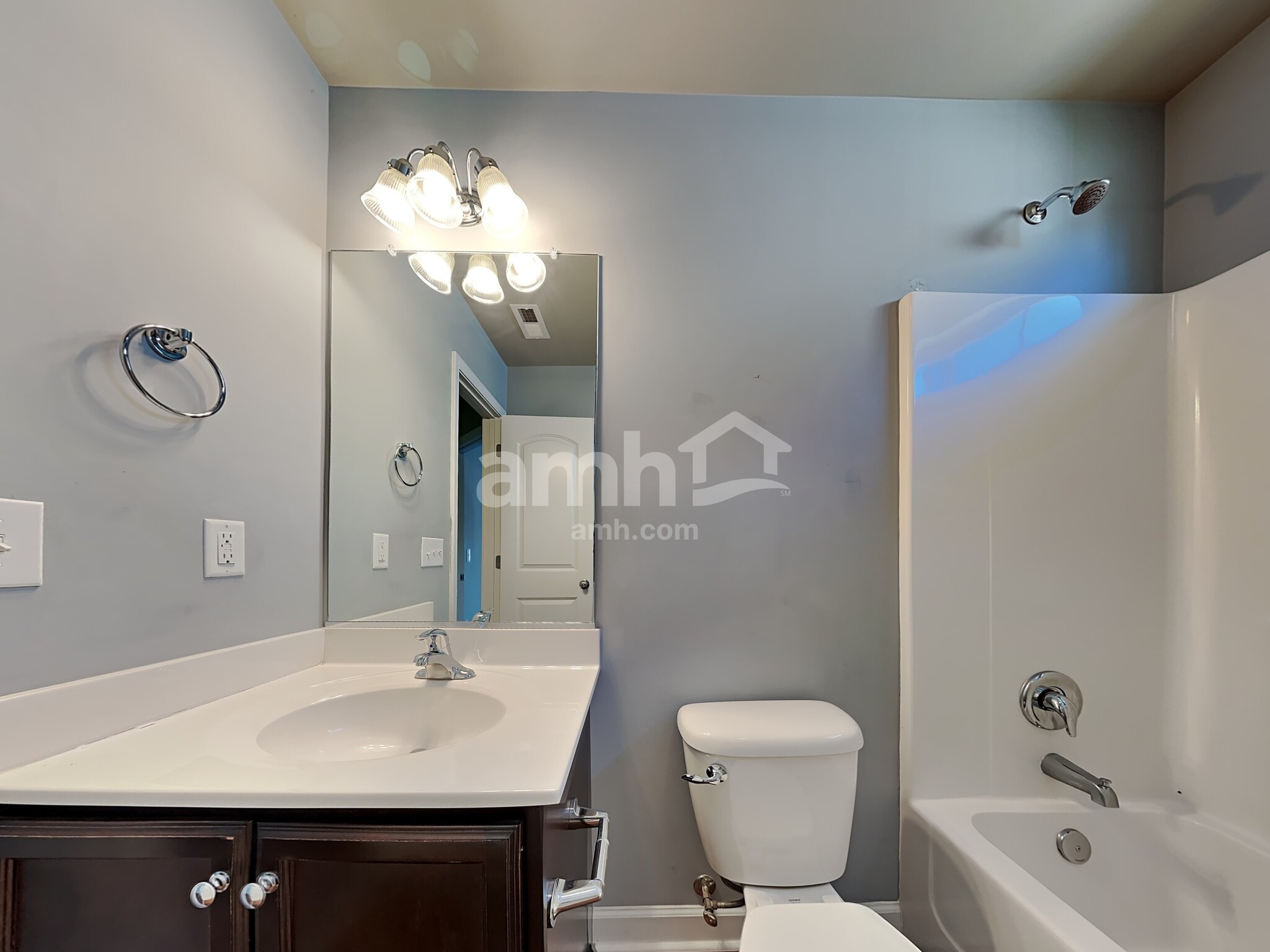 Building Photo - 200 N Wentworth Dr