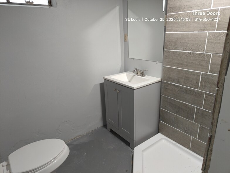 Building Photo - 1737 Parker Rd