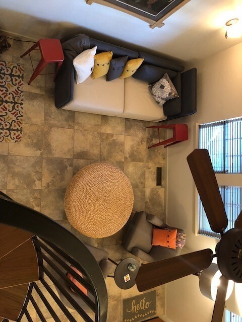 Building Photo - Fully Furnished Home