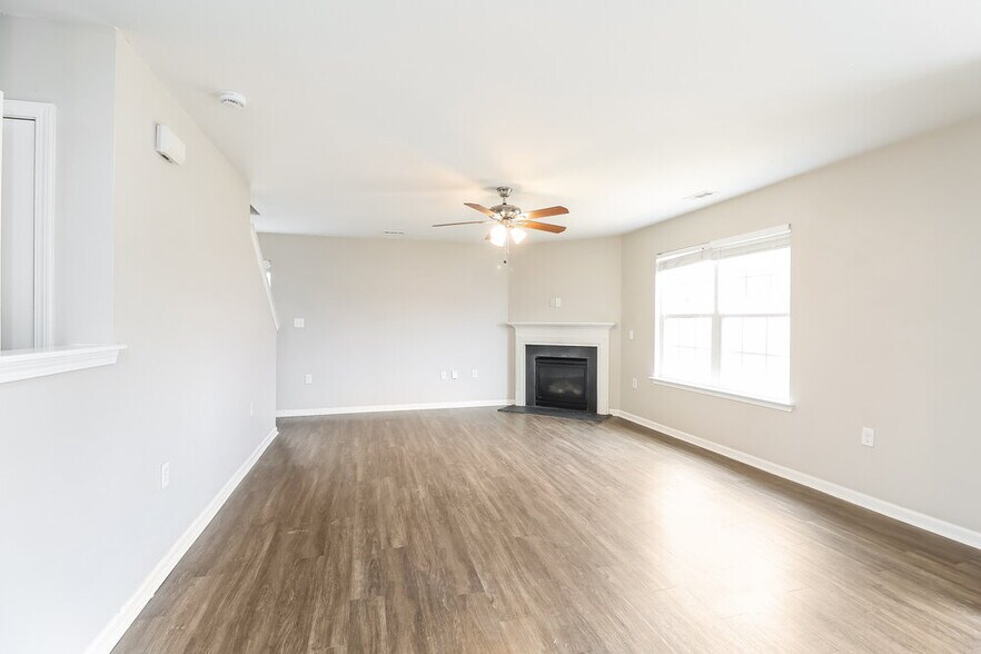 Building Photo - 2836 Westbury Ct