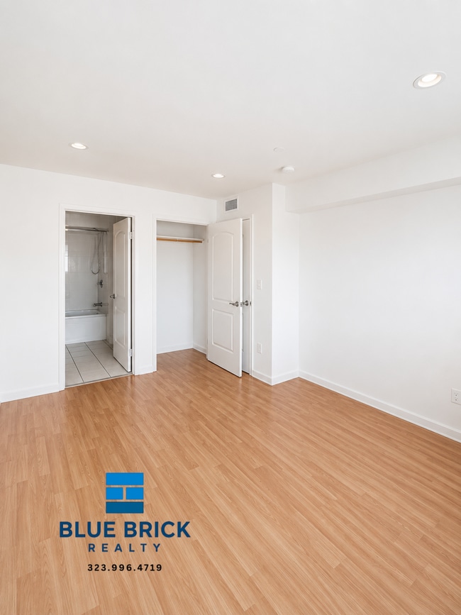 Building Photo - 13623 Sherman Way