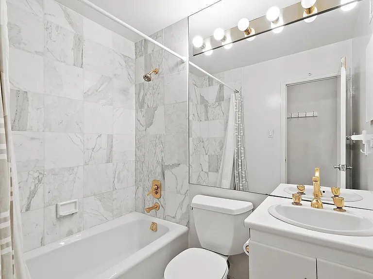 Building Photo - 222 E 14th St