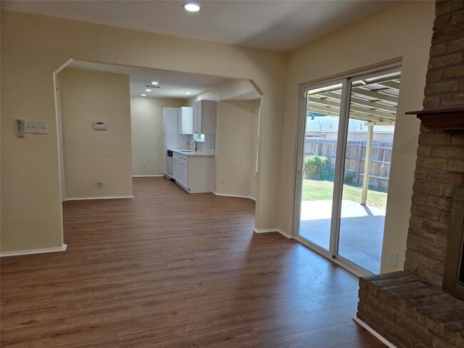 Building Photo - 6704 Clubway Ln